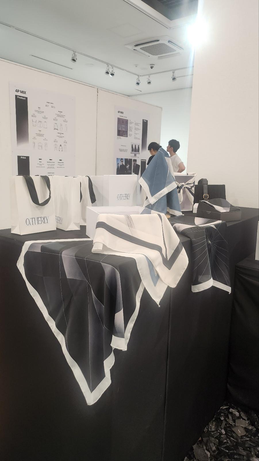 아덜리전시 AI디자인 스카프2.jpg 첨부 이미지